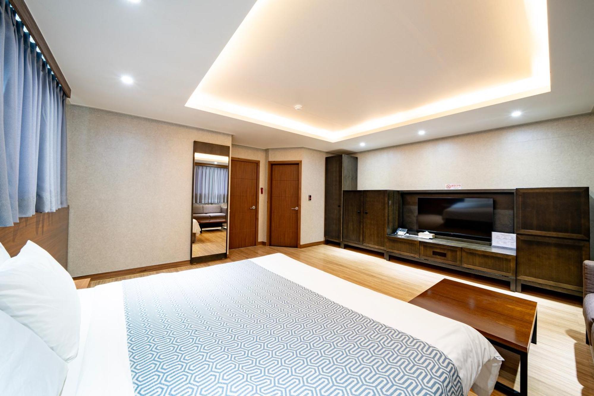 I-Check Hyunjin Hotel Donghae Esterno foto
