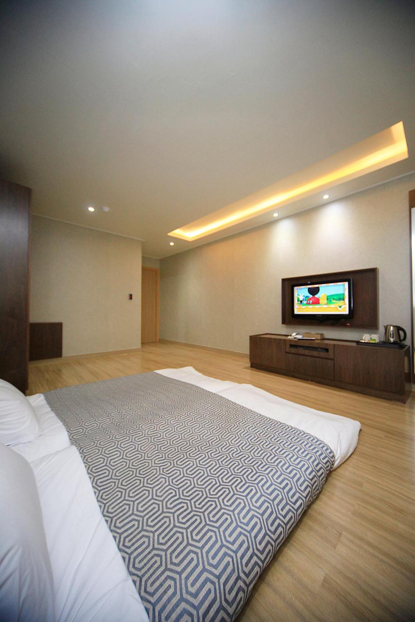 I-Check Hyunjin Hotel Donghae Esterno foto